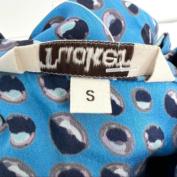 Tucker Sleeveless Ruffle Neck Silk Blouse Keyhole Casual Chic Blue Print Size S - Picture 7 of 8